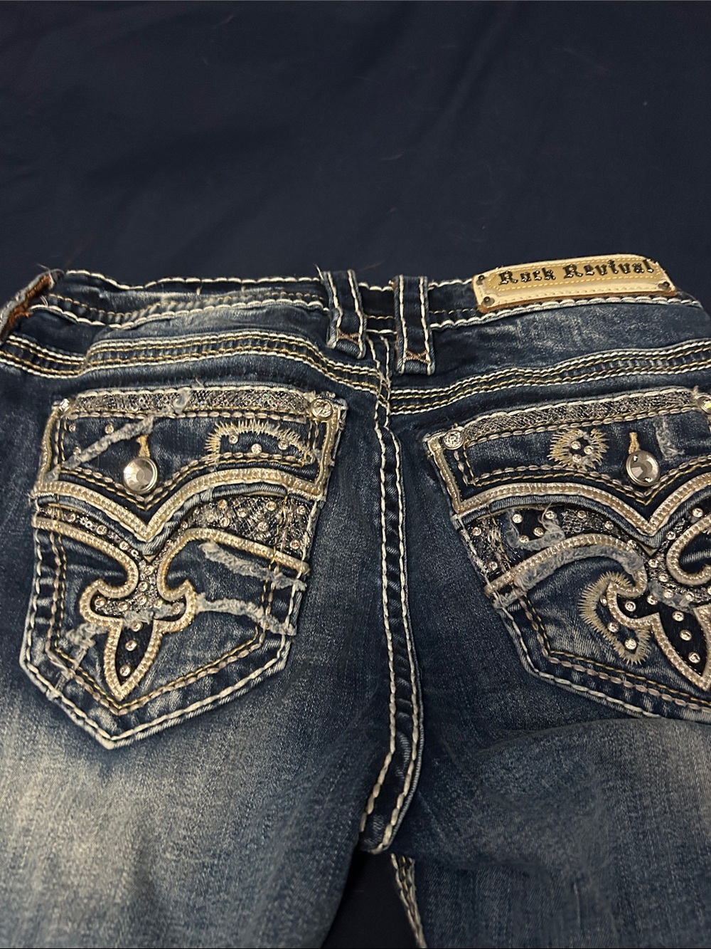 Rock Revival Yui Distressed Light Wash mid-rise Boot Cut Jeans Size 30 inseam 33 - Picture 8 of 9